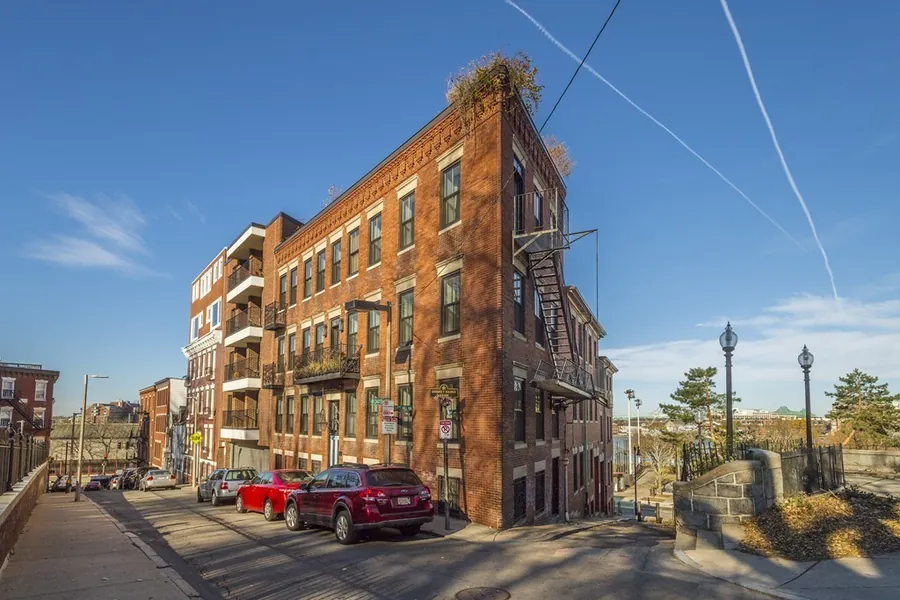93 Charter St, Boston MA
